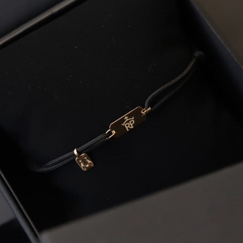 Inscripción dorada oro 18kt pulsera