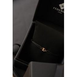 Tag inicial bracalet oro de 18kt